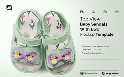 俯视图婴儿凉鞋与弓的模型