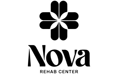 Serif modern ve kalın yazı tipinde &amp;quot;nova&amp;quot; yazısı bulunan bir rehabilitasyon merkezi logosu