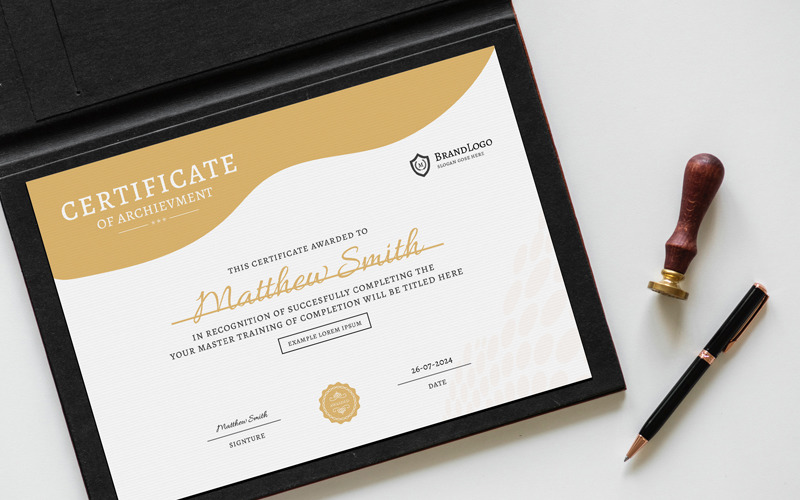 Modello di certificato d'oro con stampa