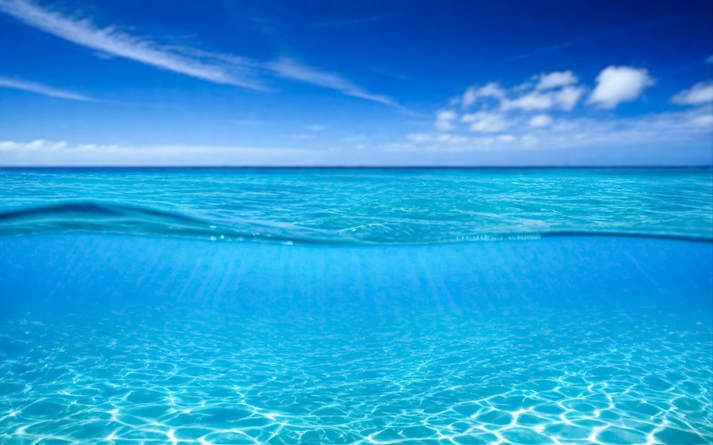 清澈的自然，蓝色的海洋，无边无际的景色