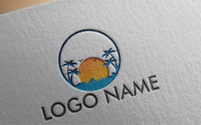 Modello di logo moderno sulla spiaggia