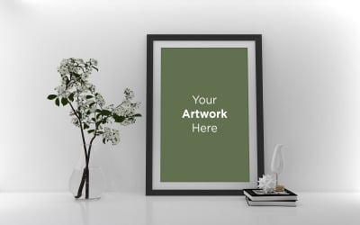 Verticale witte lege fotolijst mockup bloem in witte glazen vaas op witte tafel product mockup