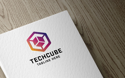 Modello di logo di innovazione Tech Cube professionale