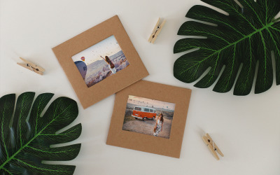 Klassiek reisfotokader met bloemenproductmodel