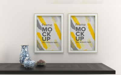 Beyaz bir duvar maketi üzerinde Vazolar ile iki çerçeve Mockup Şablon