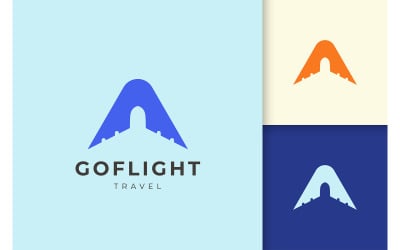 Logotipo de la letra A en forma de avión de aire simple