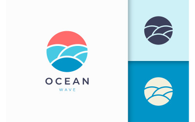 Oceano moderno com modelo de logotipo de sol ou surfe