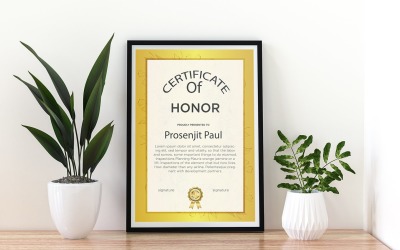 Certificado de honor vertical con fondo floral