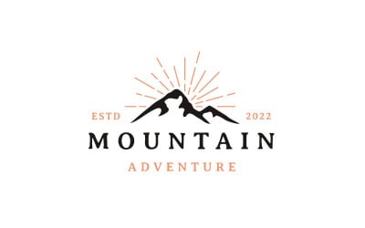 Vintage Hipster Mountain Adventure Projektowanie logo na świeżym powietrzu