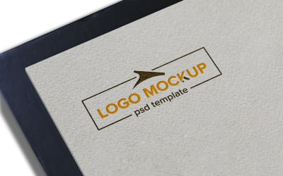 Boekdruk logo mockup ontwerp op papier