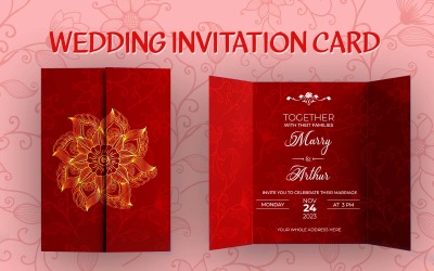 Diseño de tarjeta de invitación de boda de flor dorada creativa