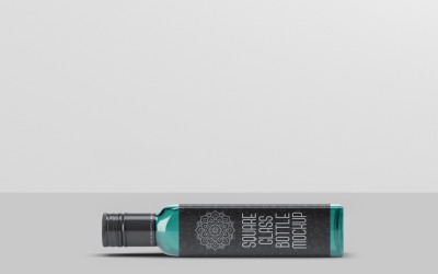 Glazen fles - mockup met vierkante glazen fles 7
