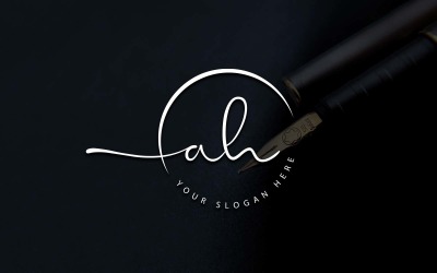 Design del logo della lettera AH in stile studio di calligrafia