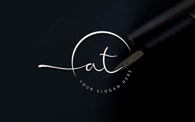 Estilo de estúdio de caligrafia AT Letter Logo Design