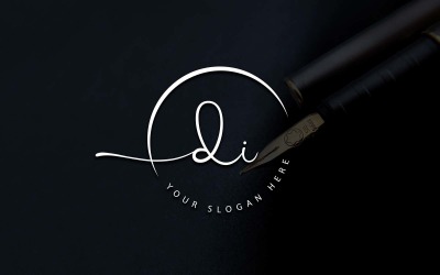 Design de logotipo de letra DI estilo estúdio de caligrafia