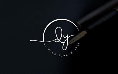 Diseño de logotipo de letra DY estilo estudio de caligrafía