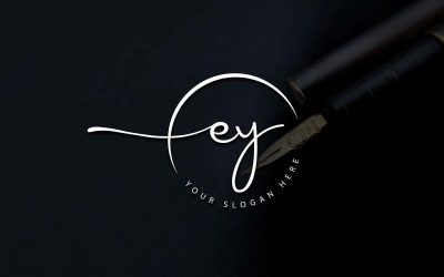 Design de logotipo de letra EY estilo estúdio de caligrafia