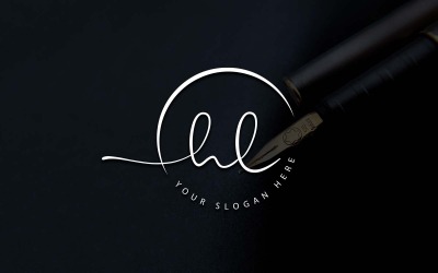 Création de logo de lettre HL de style studio de calligraphie
