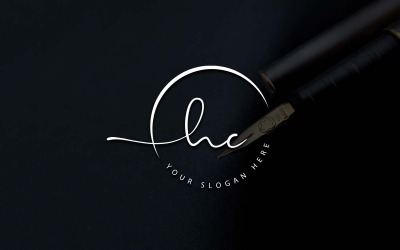 Design del logo della lettera HC in stile studio di calligrafia