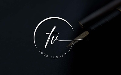 TV-Buchstaben-Logo-Design im Kalligrafie-Studio-Stil