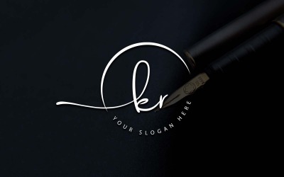 Création de logo de lettre KR de style studio de calligraphie