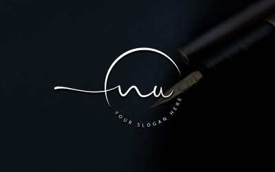 Création de logo de lettre NU de style studio de calligraphie