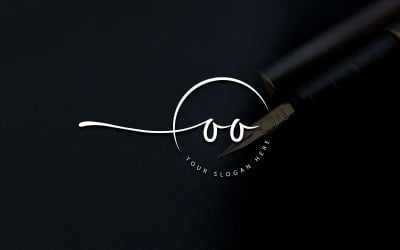 Création de logo de lettre OO de style studio de calligraphie