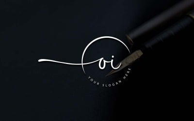Design de logotipo de letra OI estilo estúdio de caligrafia