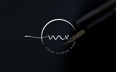 Diseño de logotipo de letra MX estilo estudio de caligrafía