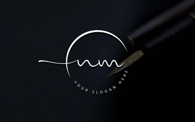 Diseño de logotipo de letra NM estilo estudio de caligrafía