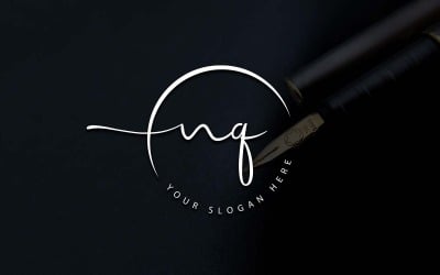 Kalligrafi Studio stil NQ bokstavslogotypdesign