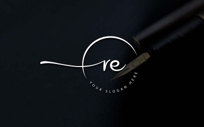 Création de logo de lettre RE de style studio de calligraphie