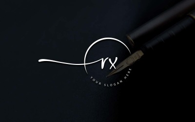 Création de logo de lettre RX de style studio de calligraphie