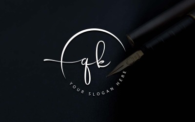 Diseño de logotipo de letra QK estilo estudio de caligrafía
