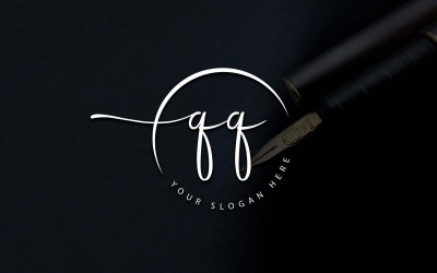 Diseño de logotipo de letra QQ estilo estudio de caligrafía