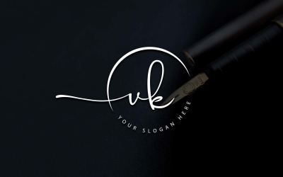 Création de logo de lettre VK de style studio de calligraphie