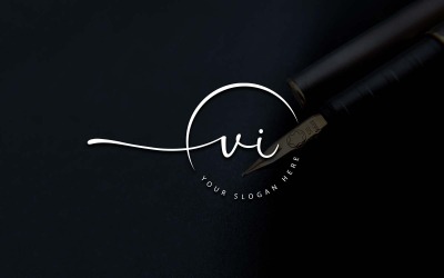Diseño de logotipo de letra VI estilo estudio de caligrafía