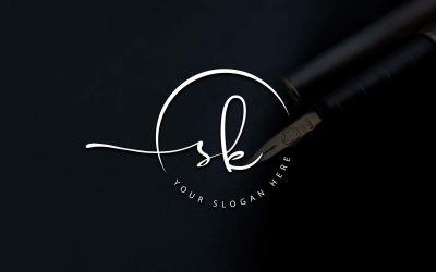 Дизайн логотипа студии каллиграфии в стиле SK Letter