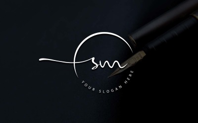 Projekt logo litery SM w stylu Studio kaligrafii