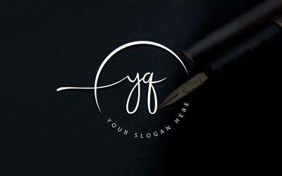 Création de logo de lettre YQ de style studio de calligraphie