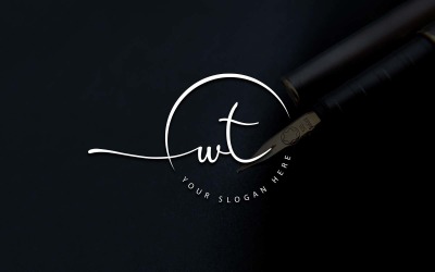 Design de logotipo de letra WT estilo estúdio de caligrafia