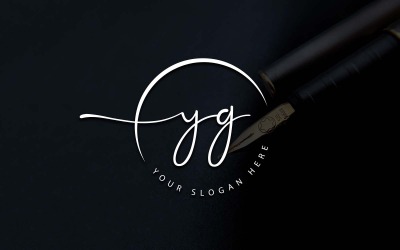 Design del logo della lettera YG in stile studio di calligrafia