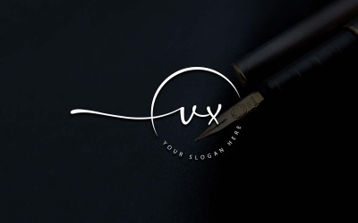 Kalligráfia Stúdió stílusú VX Letter Logo Design