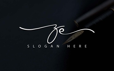 Fotografia creativa ZE Letter Logo Design