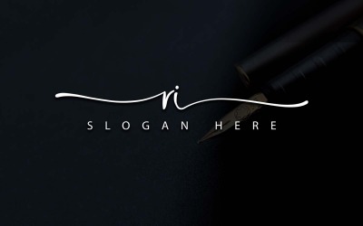 Kreatív fotózás RI Letter Logo Design