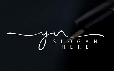 Création de logo de lettre YN de photographie créative