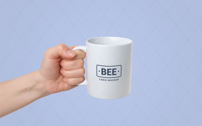 Mockup di tazza Logo Pro in mano