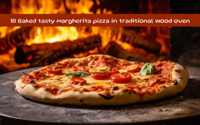 Pizza margherita gustosa cotta al forno nel tradizionale tavolo di legno
