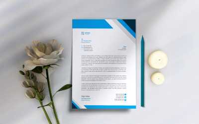 Modello di carta intestata moderno e pulito con colore blu
