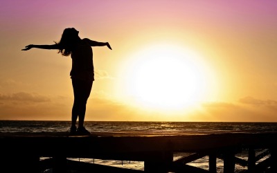 Pôr do sol feliz - Crianças felizes